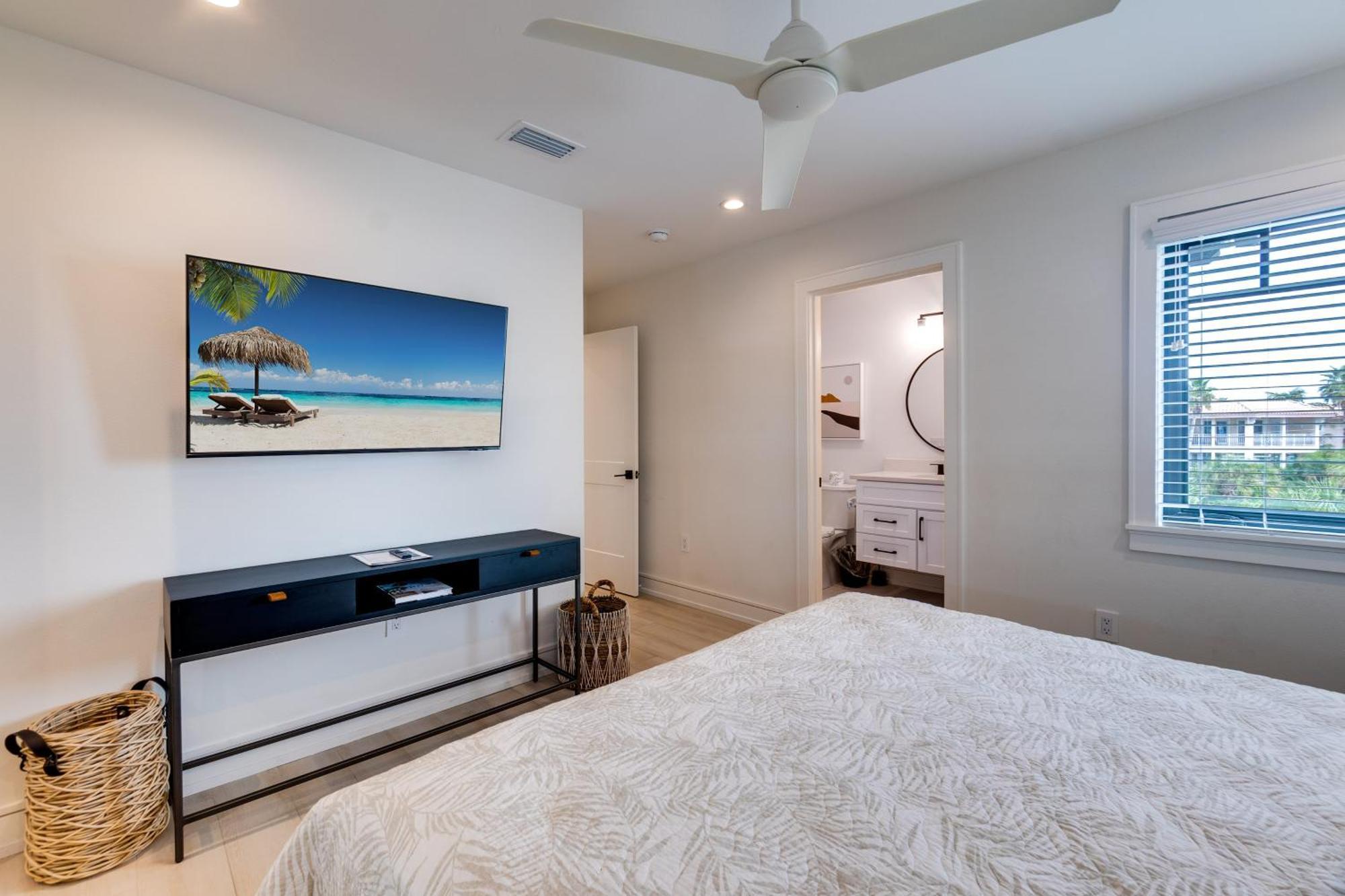 Swanky Bubbles, 9 Beds, 11 Bathrooms, Pet-Friendly With A Rooftop Deck And Steps Away To The Beach! Holmes Beach Bagian luar foto