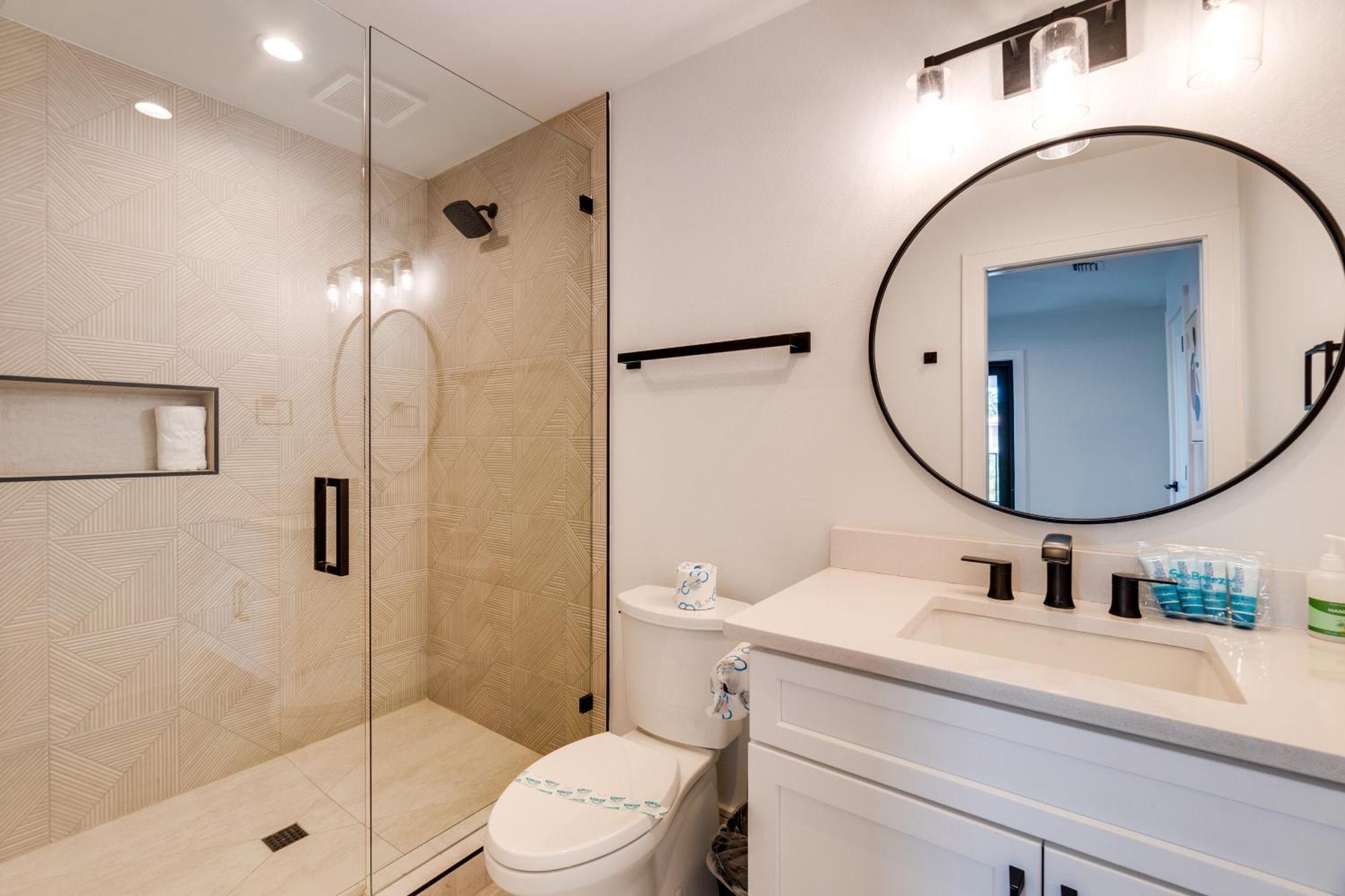 Swanky Bubbles, 9 Beds, 11 Bathrooms, Pet-Friendly With A Rooftop Deck And Steps Away To The Beach! Holmes Beach Bagian luar foto