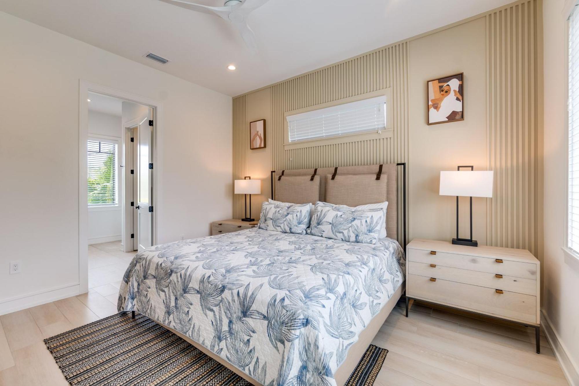 Swanky Bubbles, 9 Beds, 11 Bathrooms, Pet-Friendly With A Rooftop Deck And Steps Away To The Beach! Holmes Beach Bagian luar foto