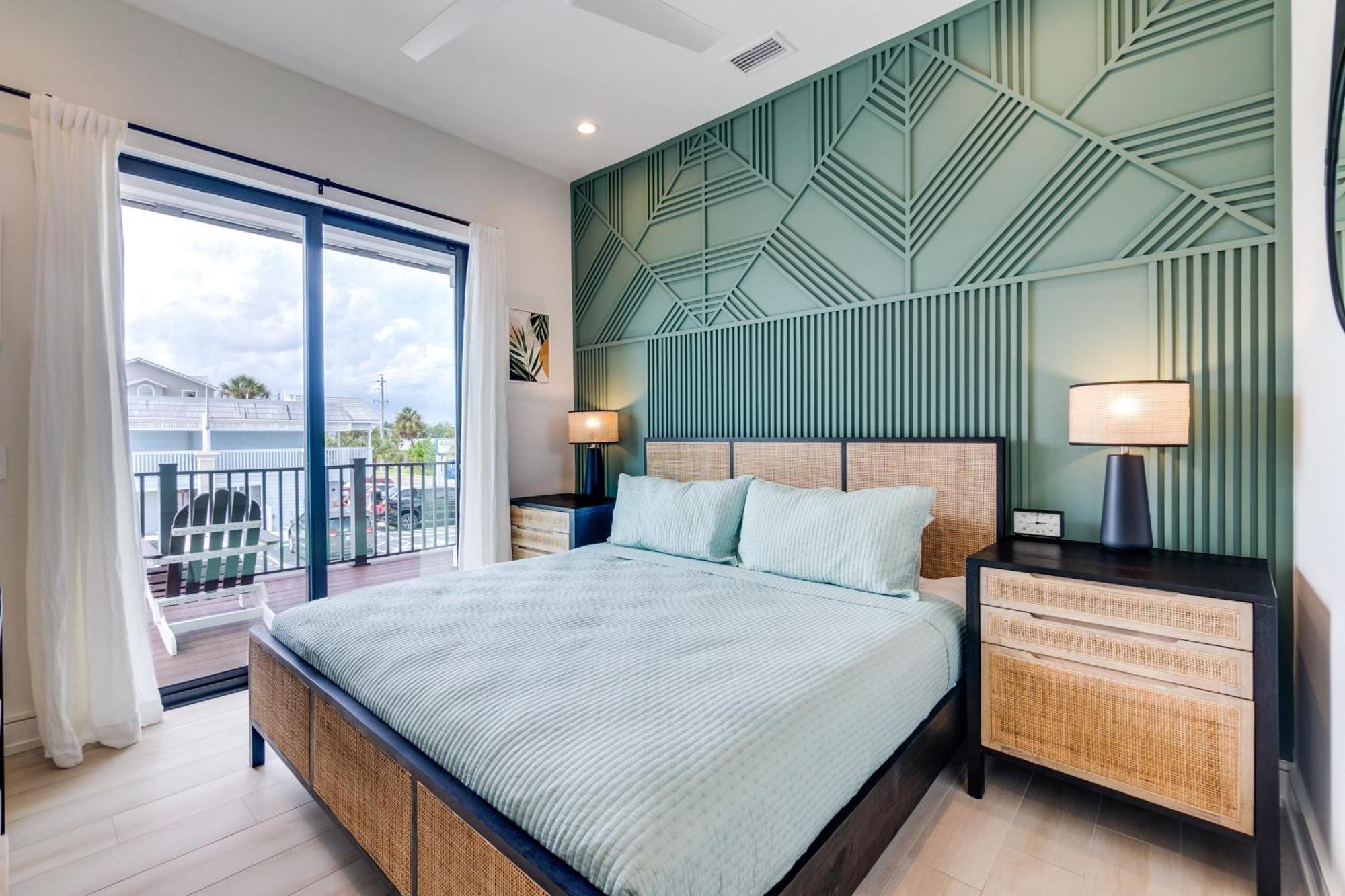 Swanky Bubbles, 9 Beds, 11 Bathrooms, Pet-Friendly With A Rooftop Deck And Steps Away To The Beach! Holmes Beach Bagian luar foto