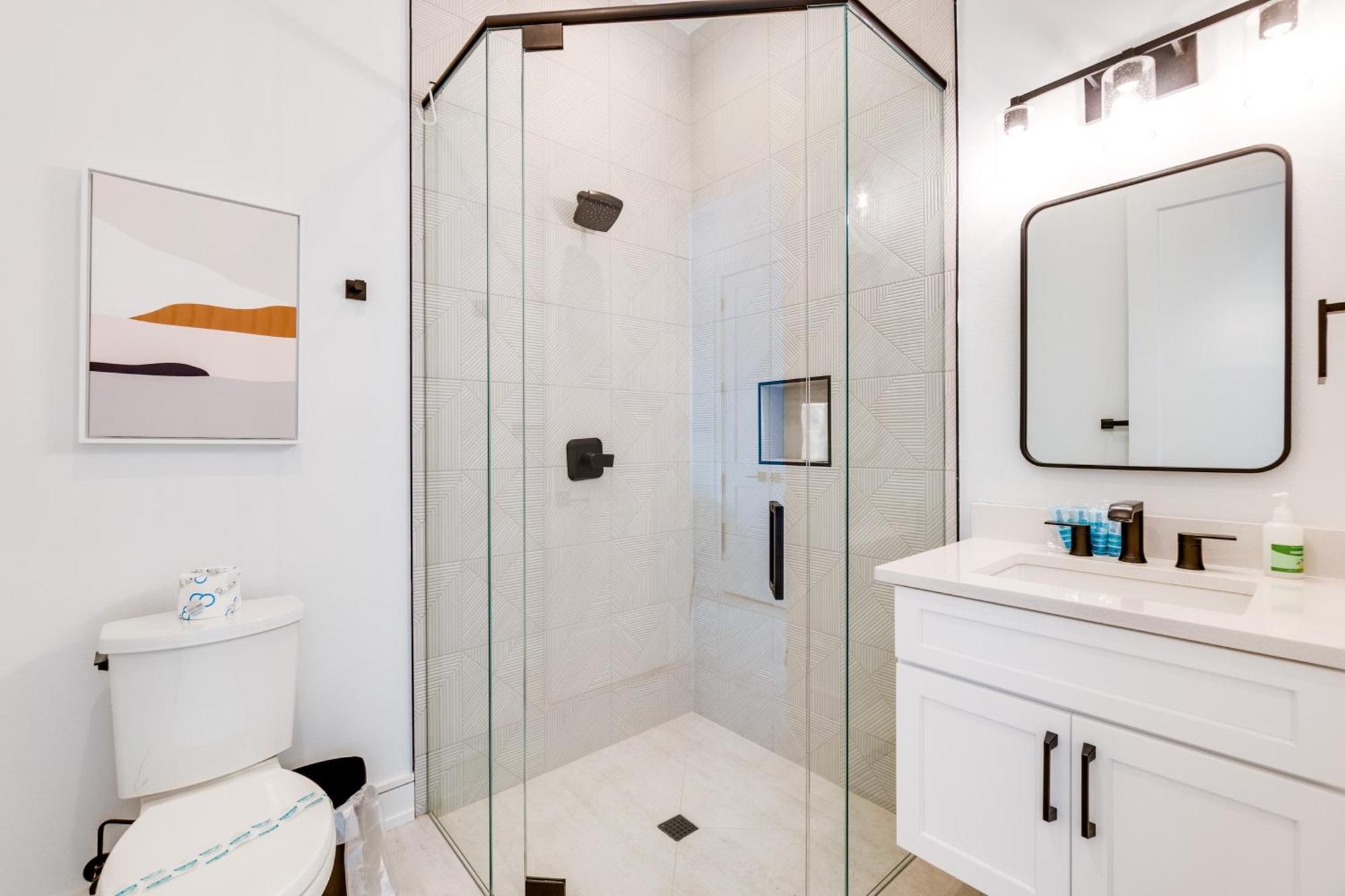 Swanky Bubbles, 9 Beds, 11 Bathrooms, Pet-Friendly With A Rooftop Deck And Steps Away To The Beach! Holmes Beach Bagian luar foto