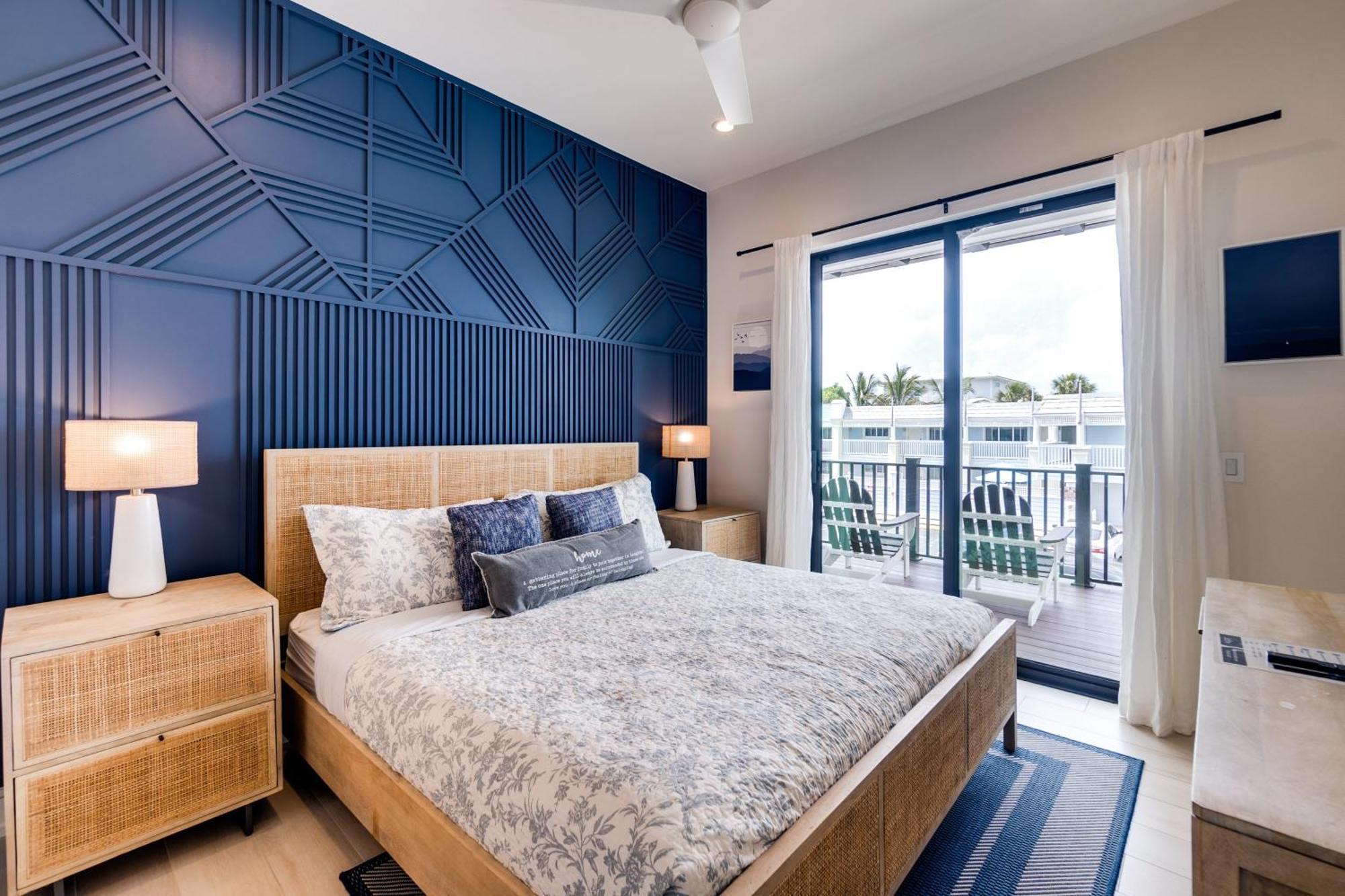 Swanky Bubbles, 9 Beds, 11 Bathrooms, Pet-Friendly With A Rooftop Deck And Steps Away To The Beach! Holmes Beach Bagian luar foto