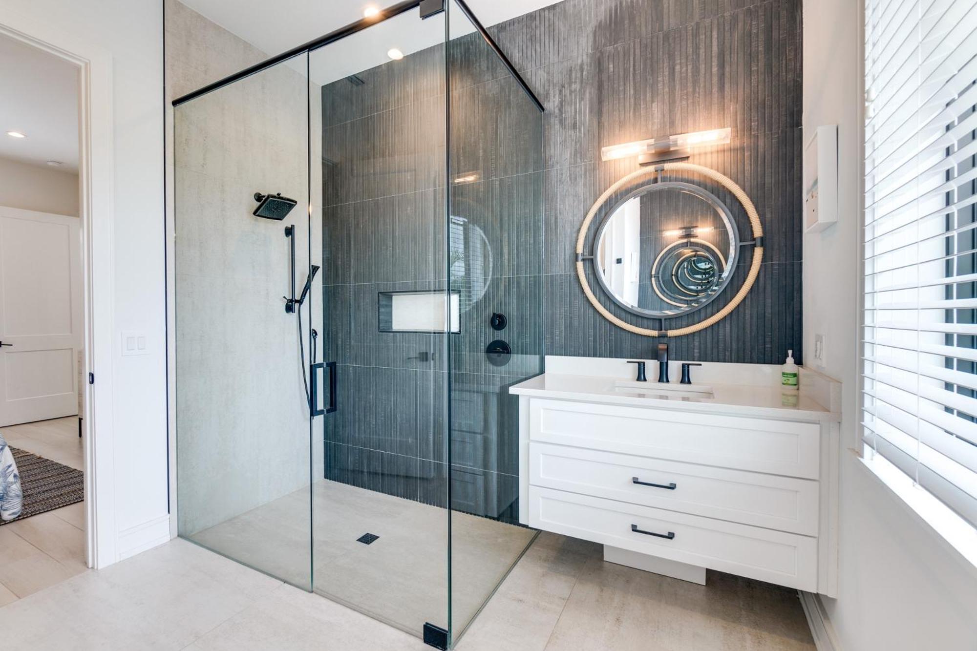 Swanky Bubbles, 9 Beds, 11 Bathrooms, Pet-Friendly With A Rooftop Deck And Steps Away To The Beach! Holmes Beach Bagian luar foto