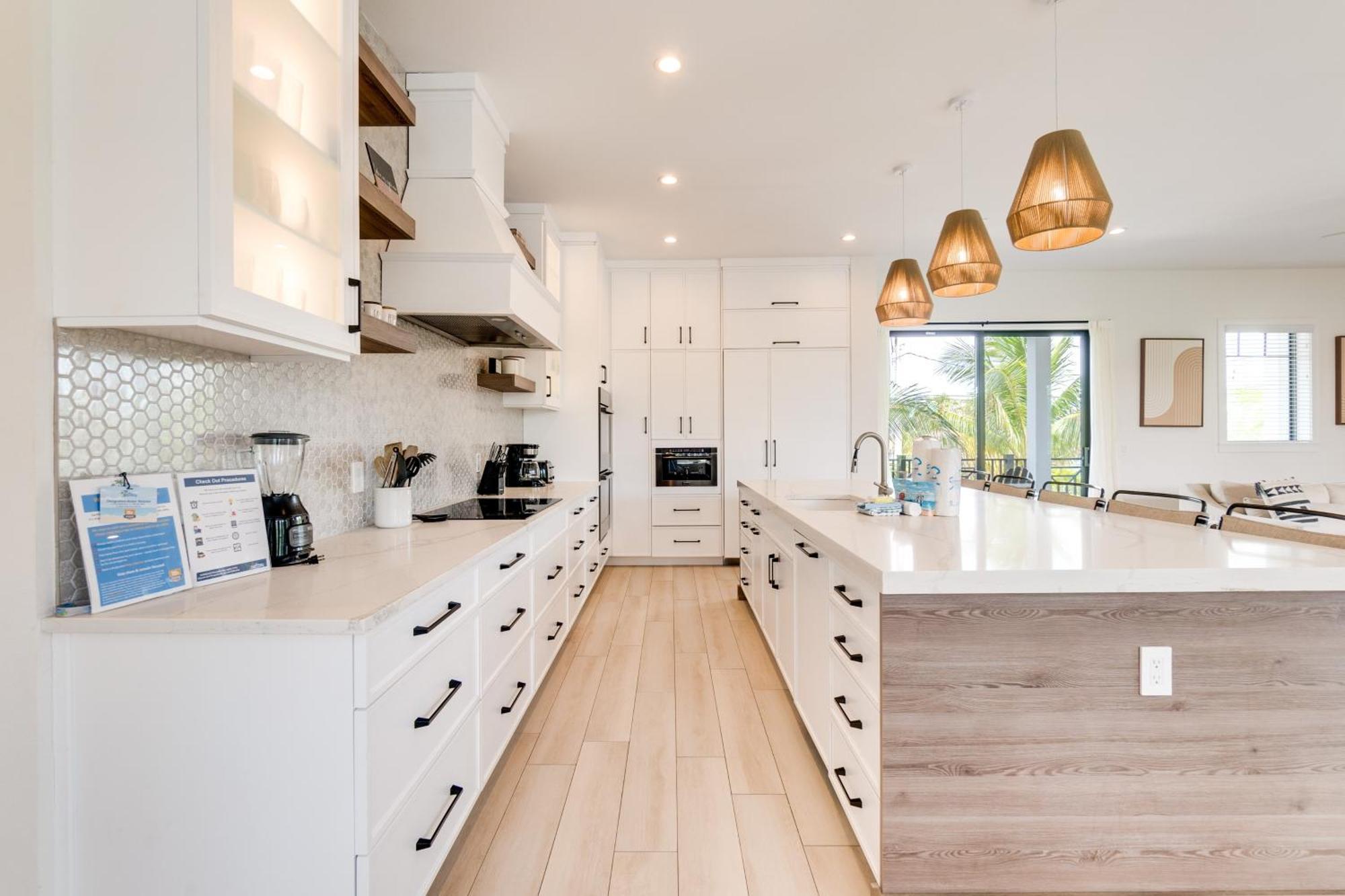 Swanky Bubbles, 9 Beds, 11 Bathrooms, Pet-Friendly With A Rooftop Deck And Steps Away To The Beach! Holmes Beach Bagian luar foto